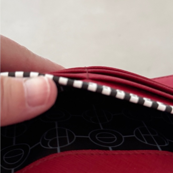 Henri Bendel Kangaroo Wallet - Picture 5 of 8